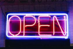 50ETF期权到期必须行权吗？